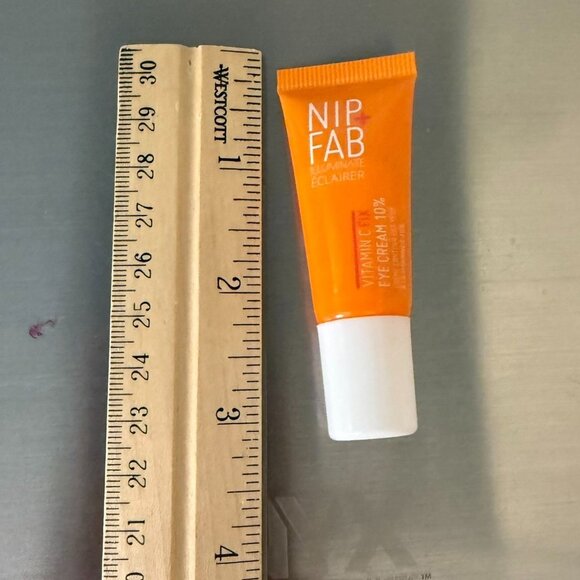 Nip and Fab Vitamin C Fix Eye Cream  Illuminate Eclairer Travel Size 0.13 oz - Picture 6 of 6